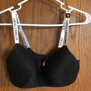 36/D Victoria secret bra